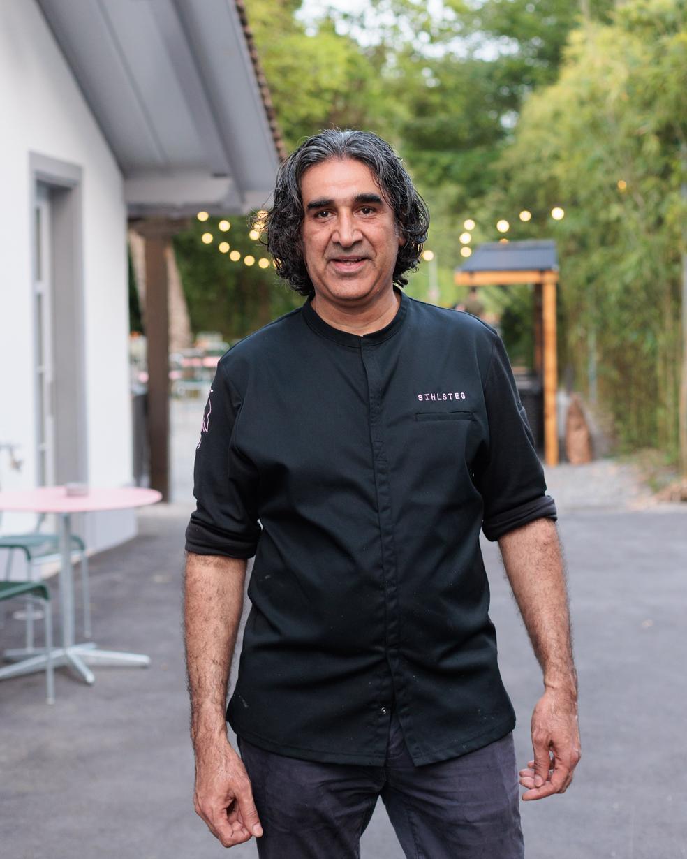 Portrait von  Khalid Mahmood